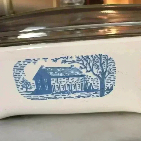 Vintage Corning browning skillet made for Amana Radaranger in Colonial pattern - Picture 2 of 16